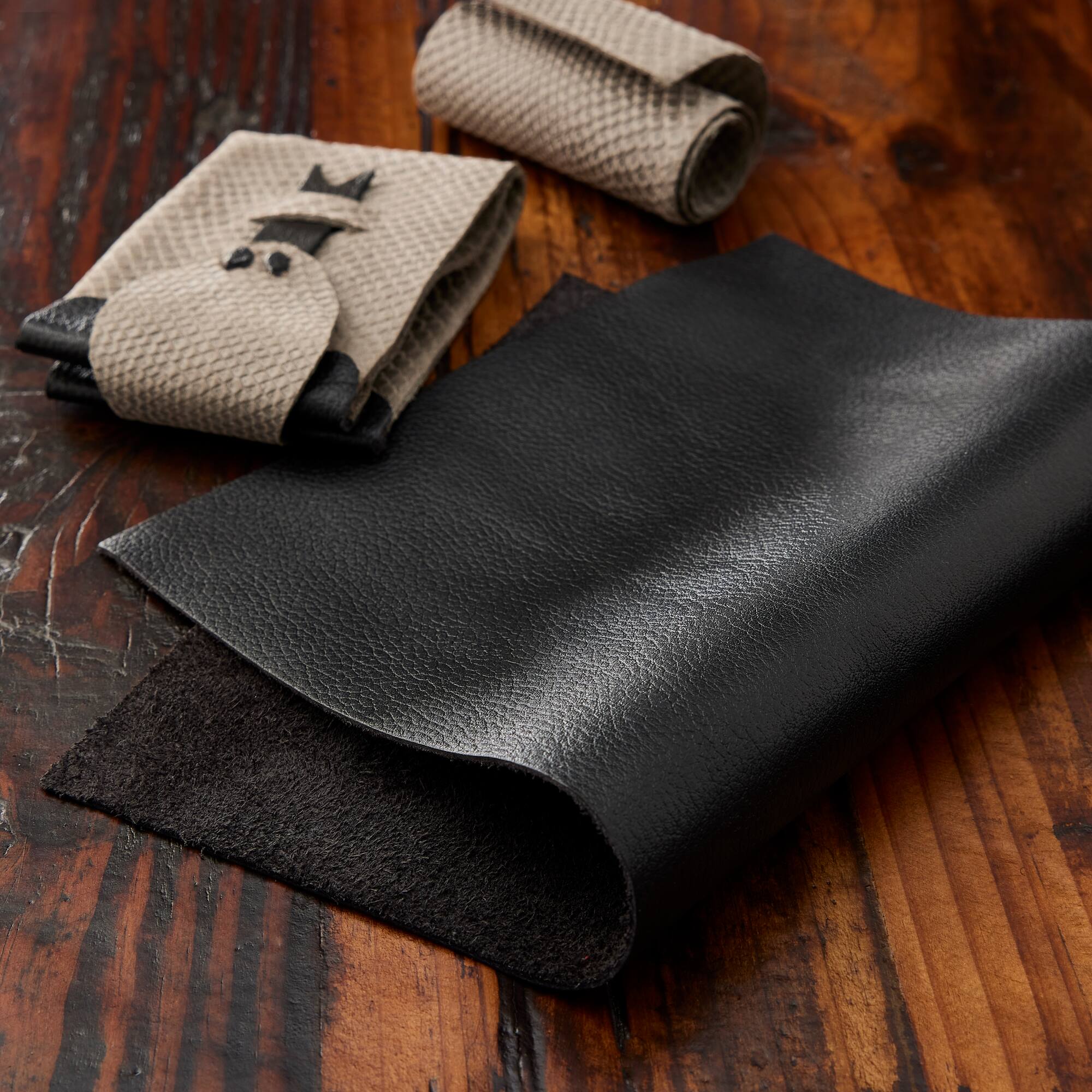 6 Pack: Black Leather Trim by ArtMinds™